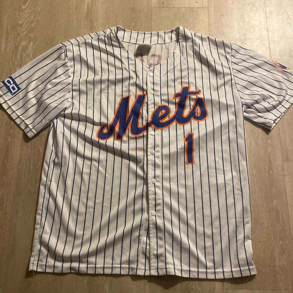 Mets jersey.